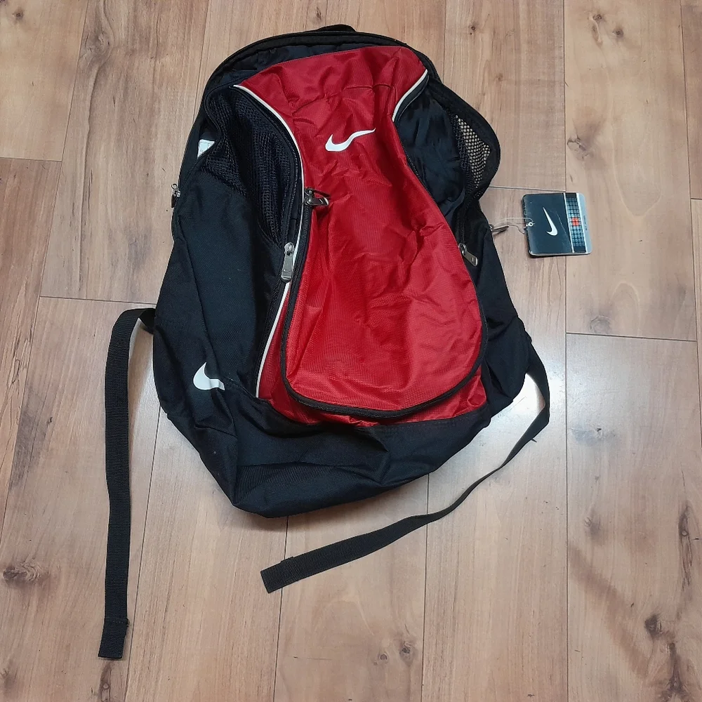 nike backpack red and black Brasilia University Red/Black/White perfect for keeping your belongings organized and easily accessible Nike Backpack Brasilia - University